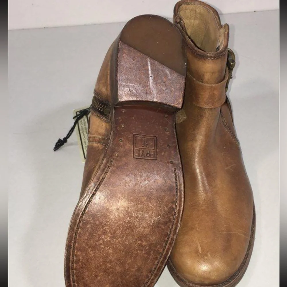 NEW!! Women’s Frye Tan Distressed Leather Buckle Ankle Boot Size 5.5B